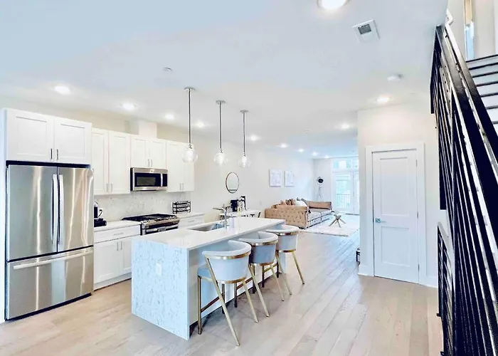 Luxurious 3Bdr Penthouse With Private Rooftop Capitol And Monument Views Near Popular H Street Corridor Free Parking And Cancellation